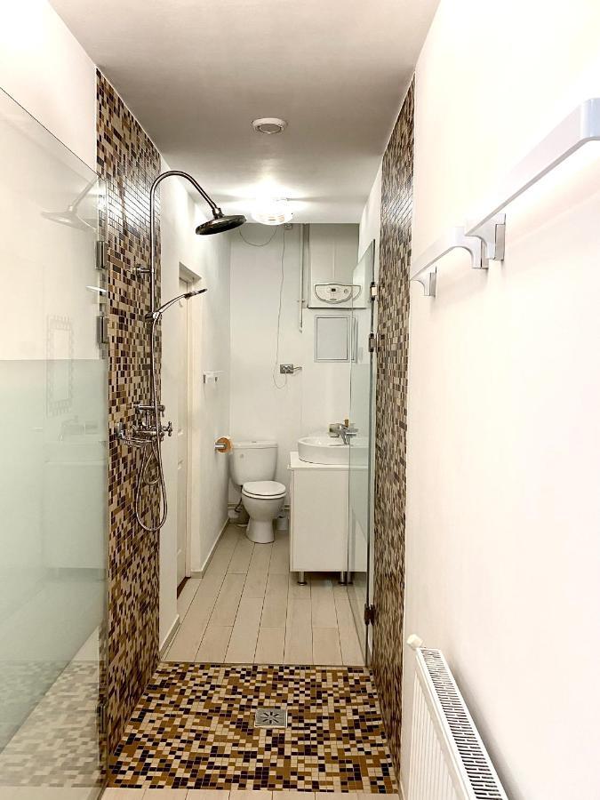 Republique Family Apartment Брашов Экстерьер фото