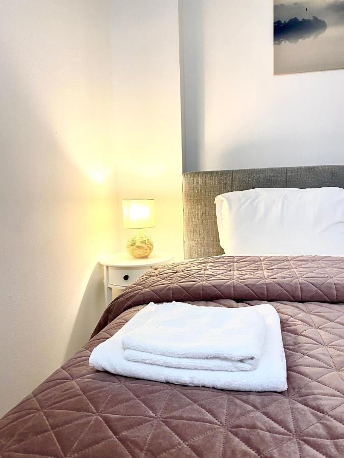 Republique Family Apartment Брашов Экстерьер фото